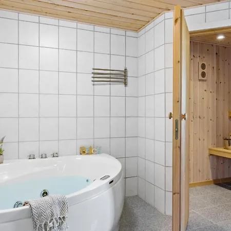 Σπίτι διακοπών Awesome In With Sauna Storvorde